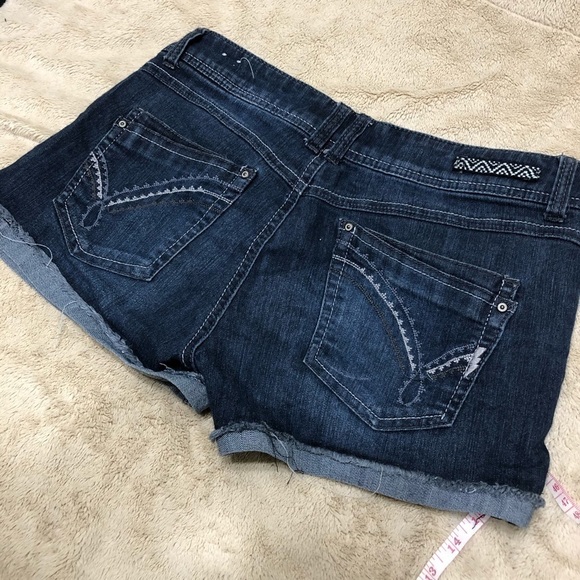 JOLT Jean Shorts - Picture 3 of 4